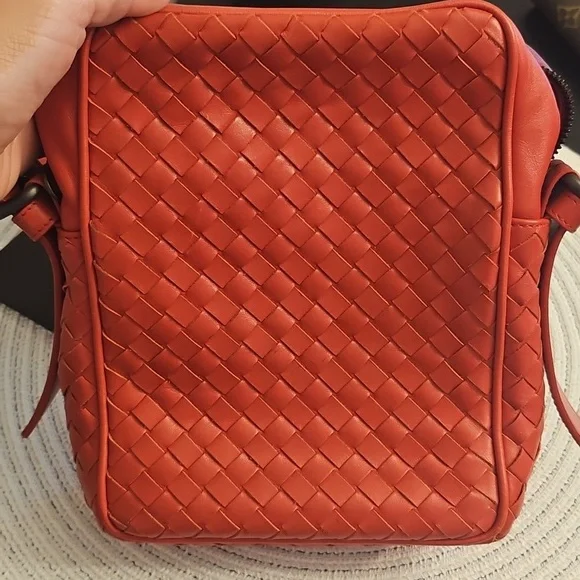 Bottega Veneta Red Crossbody Leather Bag With Original Dustbag - Picture 4 of 13